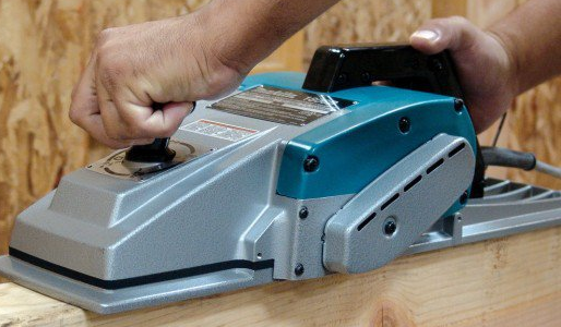 Using an Electic Hand Plane Using an Electic Hand Plane
